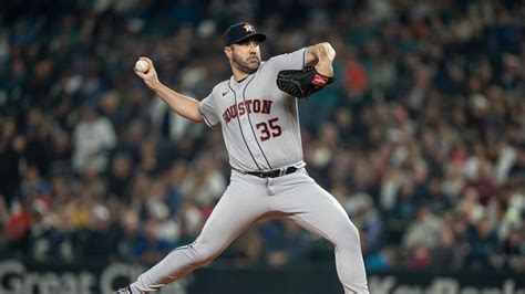 Vintage Verlander silences Seattle as Astros top M’s 5-1 to open key series in playoff race